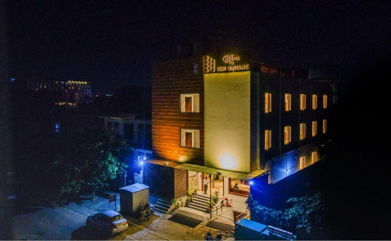 400 m2, 21 yatak odalı, 21 banyolu Müstakil Ev, Tajganj bölgesinde Agra  Dış mekan fotoğraf