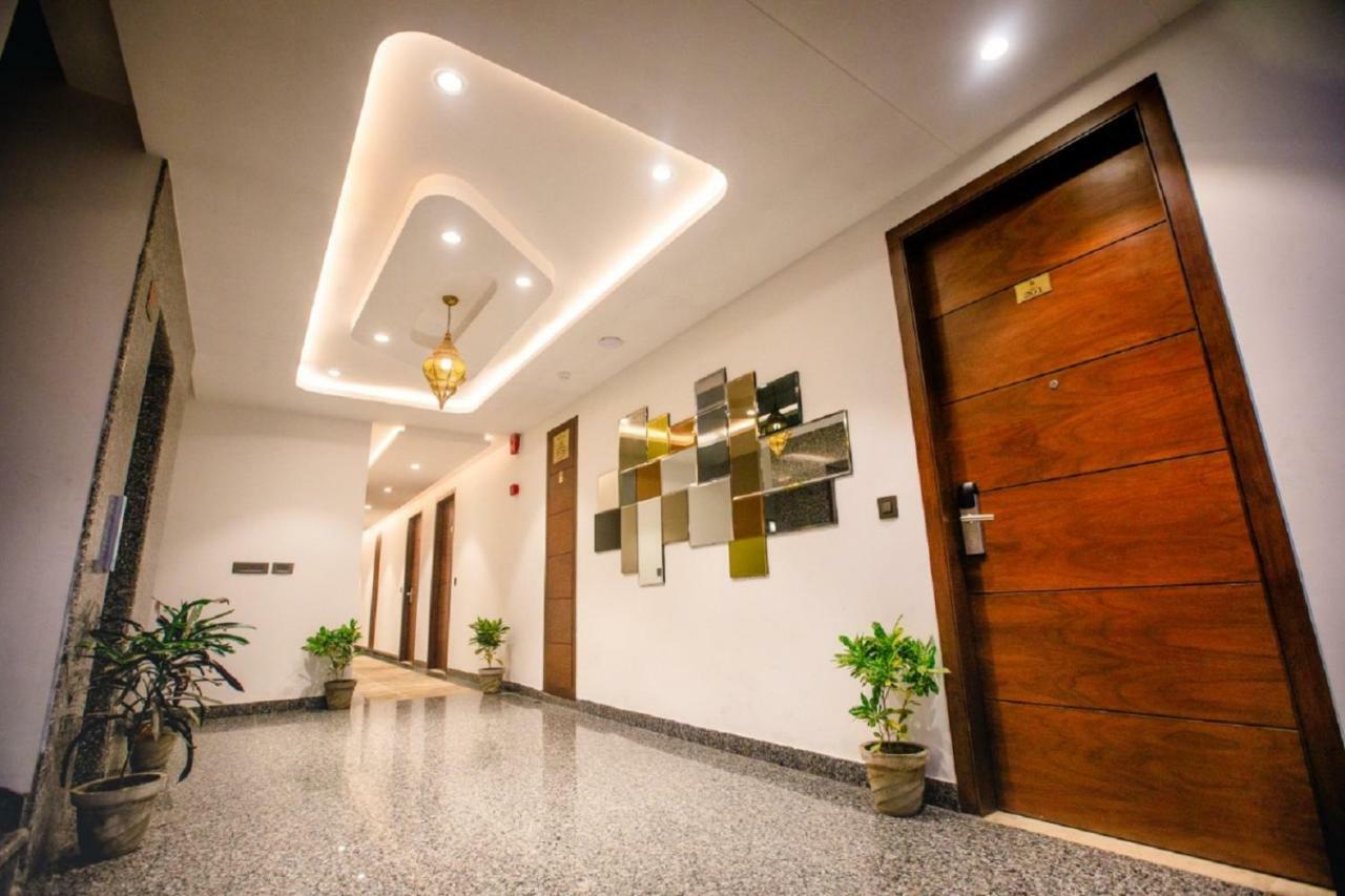 400 m2, 21 yatak odalı, 21 banyolu Müstakil Ev, Tajganj bölgesinde Agra  Dış mekan fotoğraf