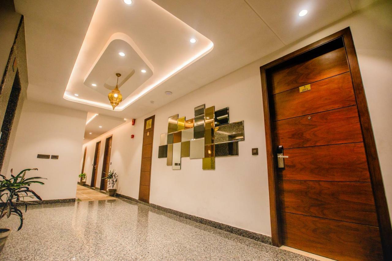 400 m2, 21 yatak odalı, 21 banyolu Müstakil Ev, Tajganj bölgesinde Agra  Dış mekan fotoğraf