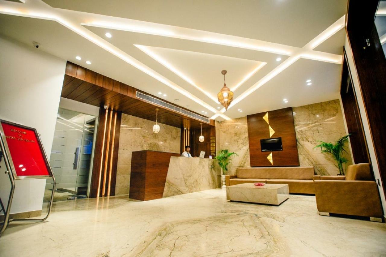 400 m2, 21 yatak odalı, 21 banyolu Müstakil Ev, Tajganj bölgesinde Agra  Dış mekan fotoğraf