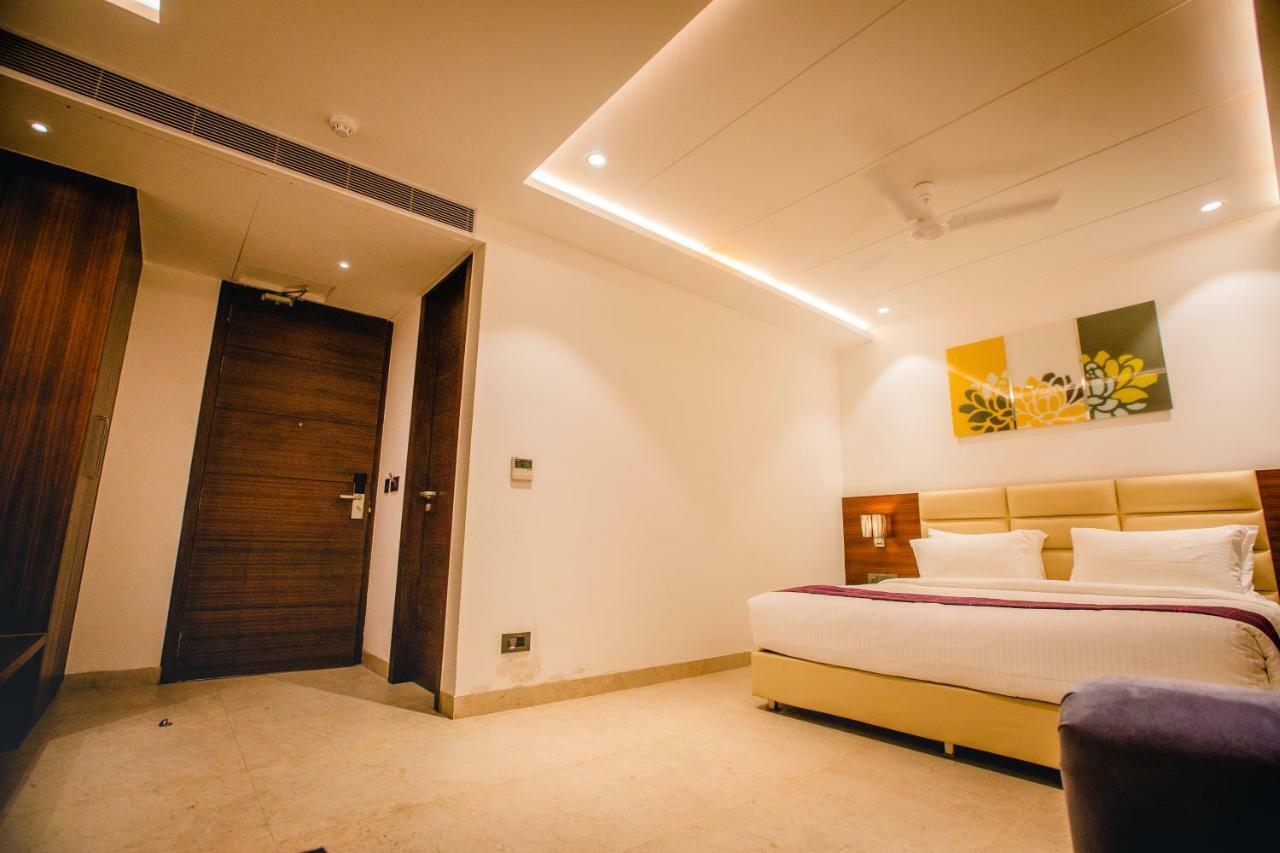 400 m2, 21 yatak odalı, 21 banyolu Müstakil Ev, Tajganj bölgesinde Agra  Dış mekan fotoğraf